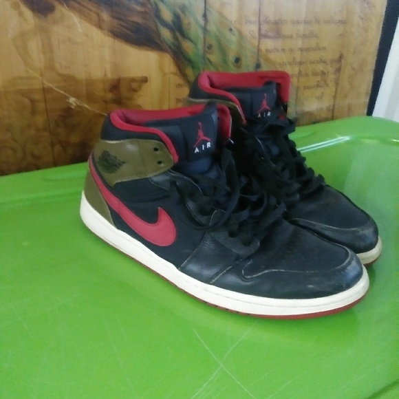 Shoes - Picture 3 of 4